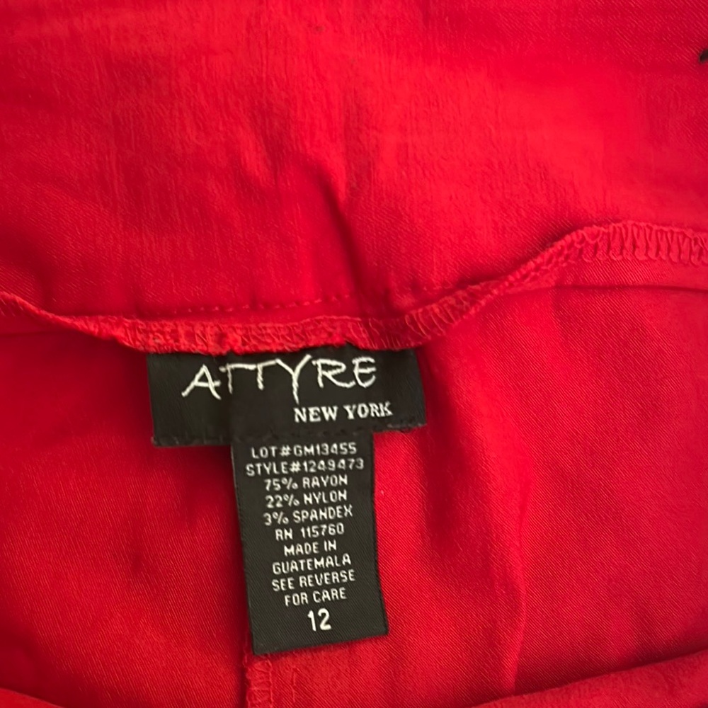 Attyre New York Red Capris with Accents